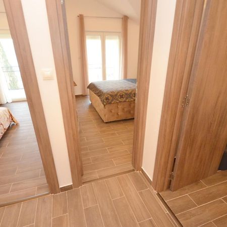Leut Stone Residence Тиват Номер фото