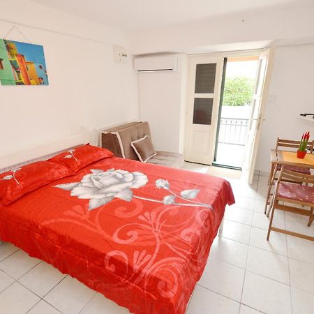 Leut Stone Residence Тиват Номер фото