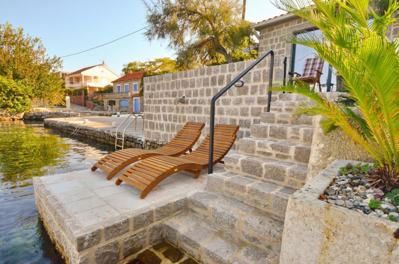 Leut Stone Residence Тиват Экстерьер фото