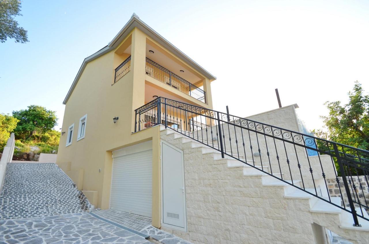 Leut Stone Residence Тиват Экстерьер фото